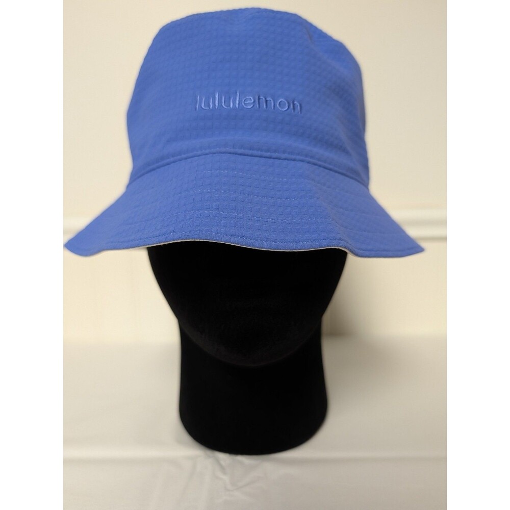 Lululemon Both Ways Reversible Ribbed Bucket Hat Size S/M Blue And White